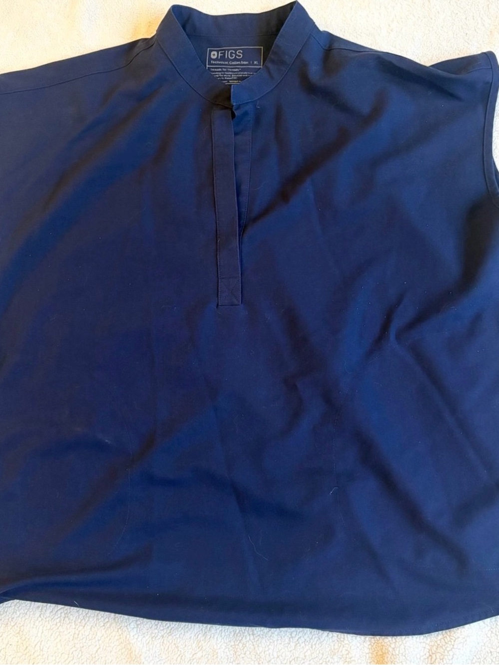 FIGS Rafaela Scrub Top Navy